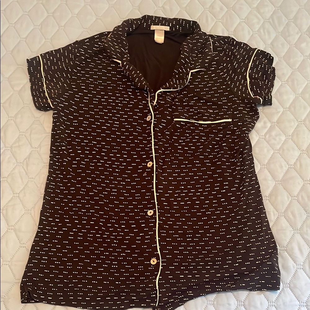 Womens Black Short-Sleeve Button Pajama Top with White Piping